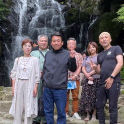 福岡西４役有志で白糸の滝訪問