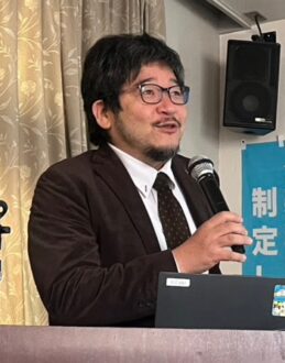 講演する全建総連の中原社保対部長